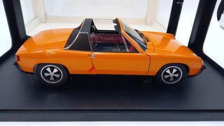 AA77932 Autoart Porsche 914/6 1/18, confezione l