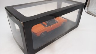 AA77932 Autoart Porsche 914/6 1/18, confezione l