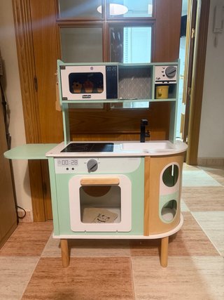 Cocinita de madera para niños