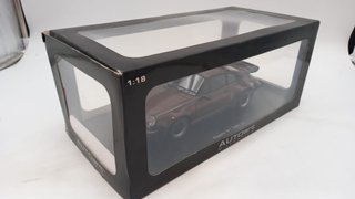 AA77973 Autoart Porsche 911 3.0 Turbo 1/18, conf