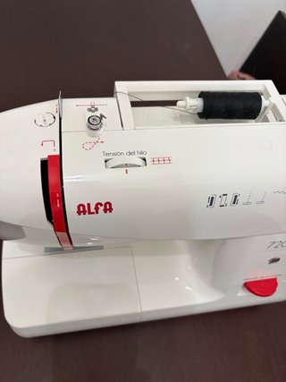 Máquina de coser Alfa 720+