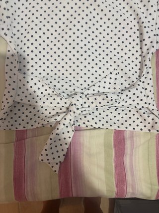 Blusa Zara lunares talla m
