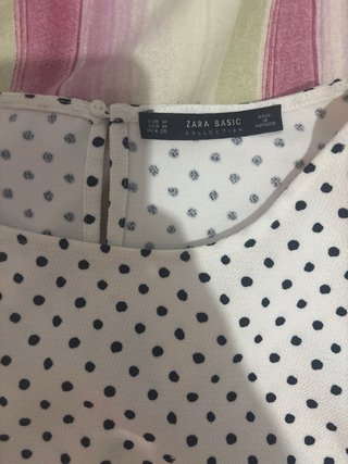 Blusa Zara lunares talla m