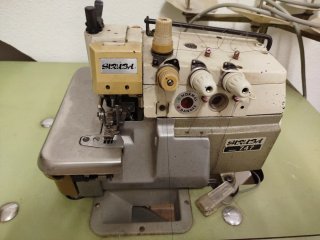 Remalladora Siruba 747 + 2 Centro de planchado