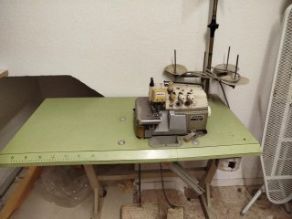 Remalladora Siruba 747 + 2 Centro de planchado