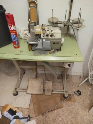 Remalladora Siruba 747 + 2 Centro de planchado