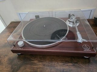 Tocadiscos Audio-Technica LPW50BTRW + Aguja