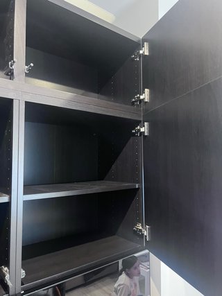 Armario modular Ikea con puertas de cristal