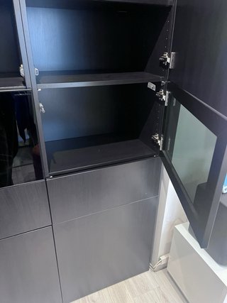 Armario modular Ikea con puertas de cristal