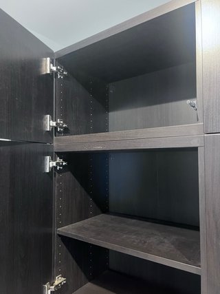 Armario modular Ikea con puertas de cristal