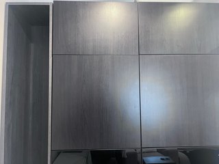 Armario modular Ikea con puertas de cristal