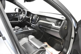 Volvo XC60 R-DESIGN 2.0 T8 PLUG-IN HYBRID TWIN ENGINE AWD 390 CV GEARTRONIC