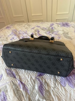 Bolso Guess Negro y Gris