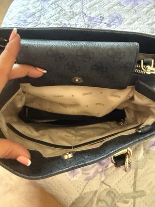 Bolso Guess Negro y Gris