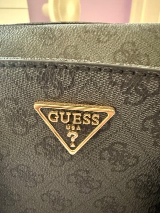Bolso Guess Negro y Gris