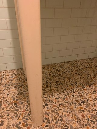 Tavolino in legno bianco