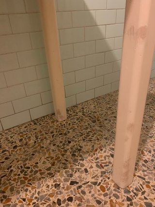 Tavolino in legno bianco
