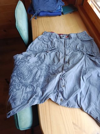 Pantalón bombacho tiro bajo gris