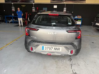 KIA Stonic mayo 2026 1700 km tengo paragolpes