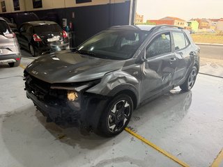 KIA Stonic mayo 2026 1700 km tengo paragolpes