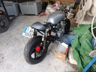 Honda CB 750 Café Racer Plata