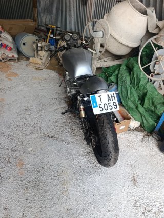 Honda CB 750 Café Racer Plata