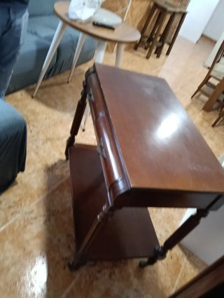 Mesa tv con ruedas