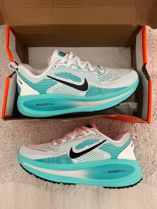 Nike Vomero 18