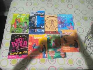 Libros de 4 Eso Sagrada familia en perfecto estado