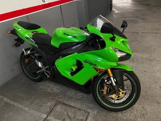 Kawasaki ZX6R Sportbike