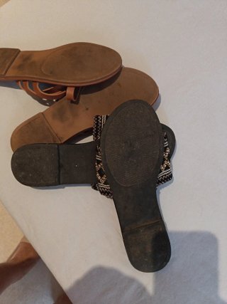Chanclas Marrones y Negras