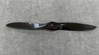 Hélice Biela 18x10 2 Palas Carbono