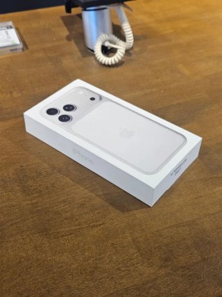 IPHONE 17 PRO MAX 512GB PLATA PRECINTADO