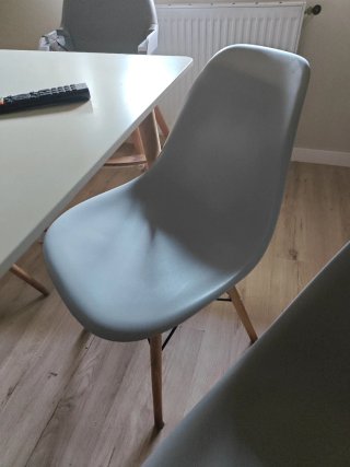 Juego de 4 Sillas Cocina Madera y Plástico
