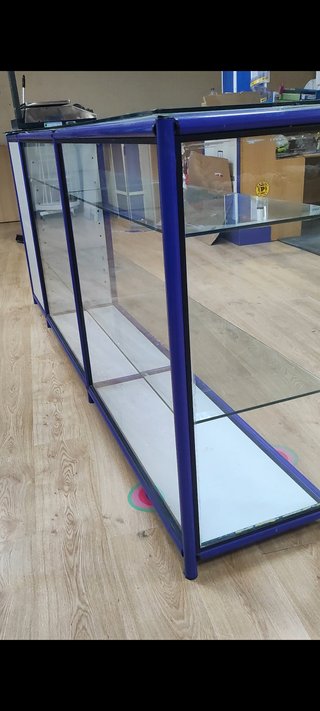 Mobiliario tienda con vitrina HASTA EL 15DE AGOSTO