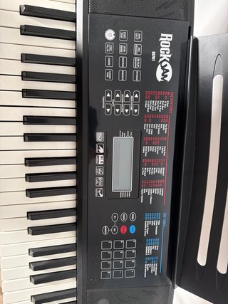 Teclado electrónico con soporte y banqueta. Malaga