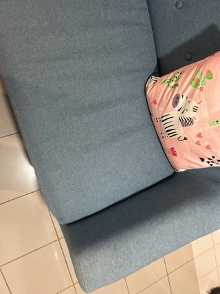 Sofá azul de tela