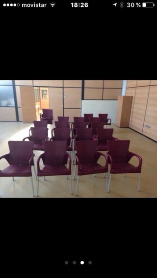 20 Sillas moradas para terraza o eventos 150€