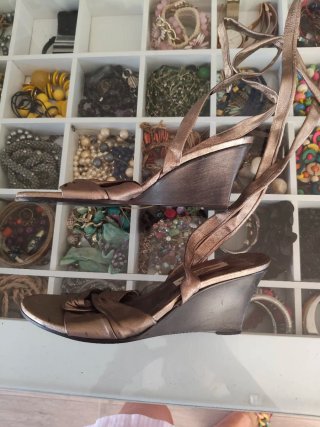 Sandalias Mascaró doradas talla 38