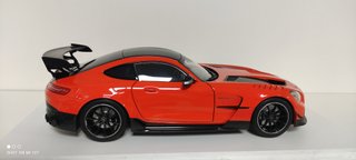 MERCEDES AMG GT BLACK SERIES MAQUETA 1/18 NOREV