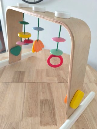 Gimnasio de madera para bebé LEKA
