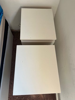 Mesitas de noche blancas de madera