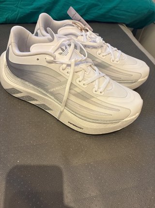 Adidas Hyperboost Plata y Blanco