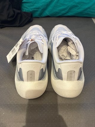 Adidas Hyperboost Plata y Blanco