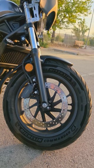 Moto Honda CMX 500 Rebel 2025