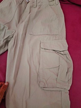 Pantalones cargo beige