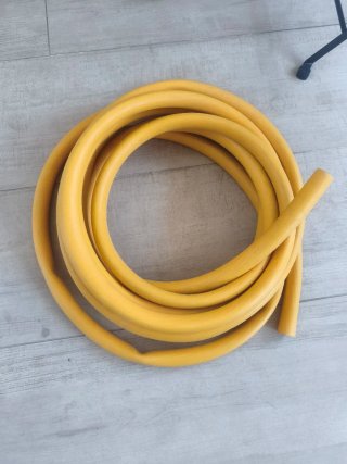 Manguera Amarilla 10m x 25mm. Está sin usar.