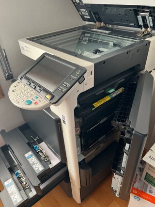 Fotocopiadora Konica Minolta bizhub C220 Multifun