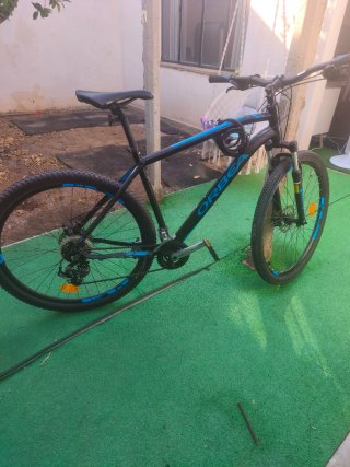 Bicicleta Orbea Negra y Azul