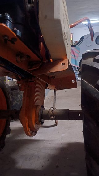 Motor marca Piva para arar